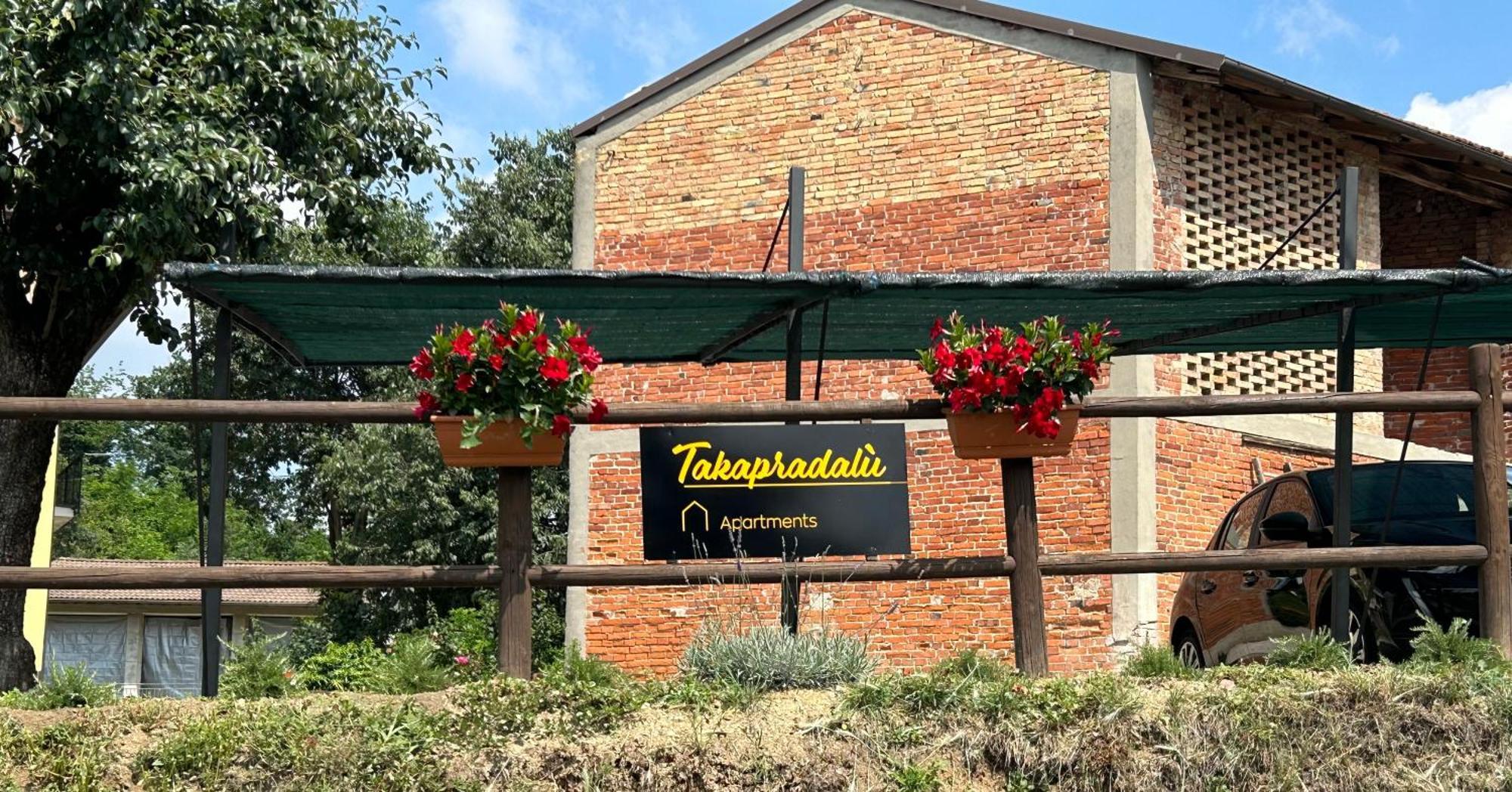 Takapradalu Villa Cisterna d'Asti ภายนอก รูปภาพ