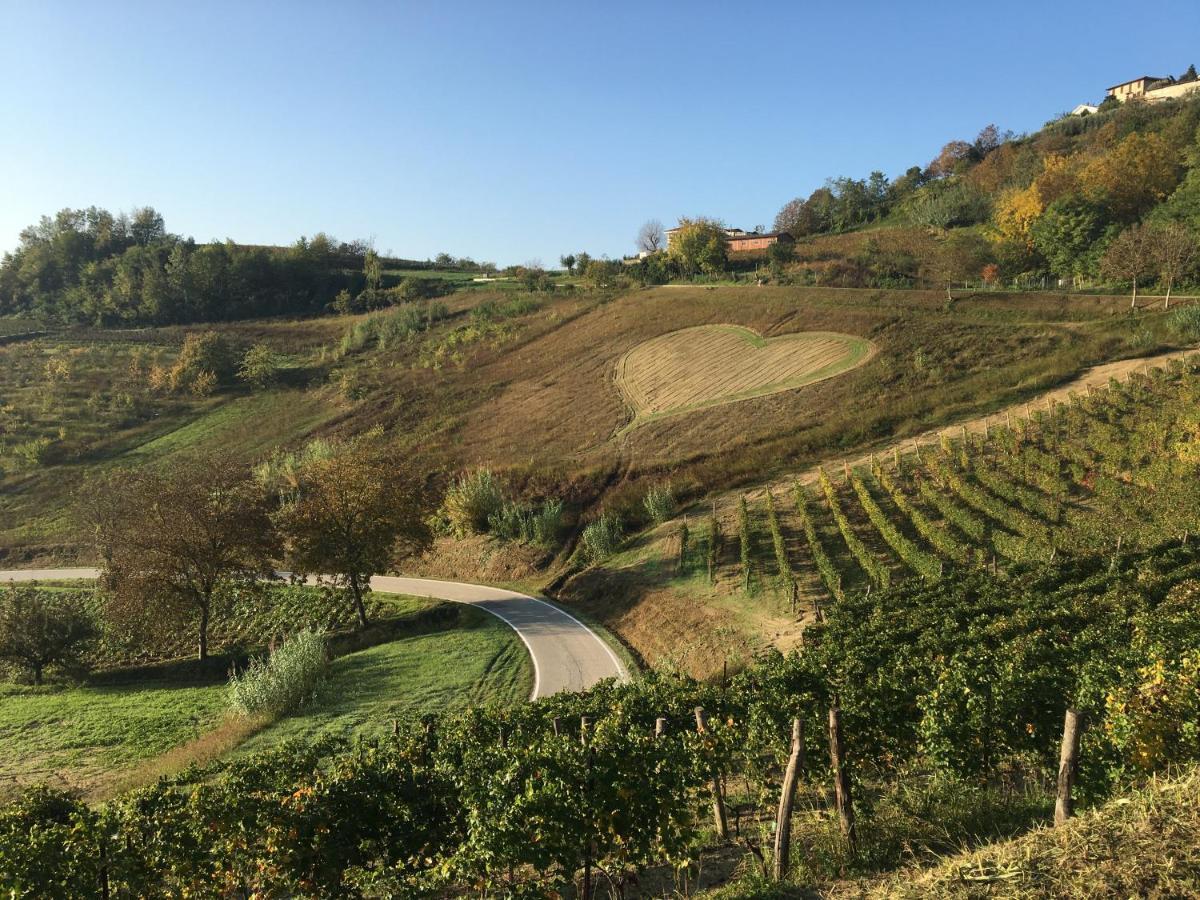 Takapradalu Villa Cisterna d'Asti ภายนอก รูปภาพ